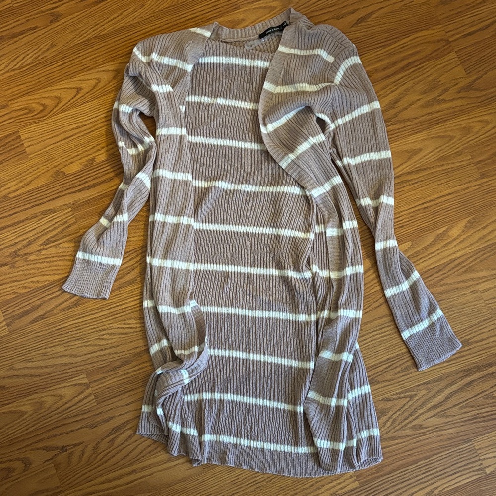 Doe & Rae lavender mauve cardigan with white stripes